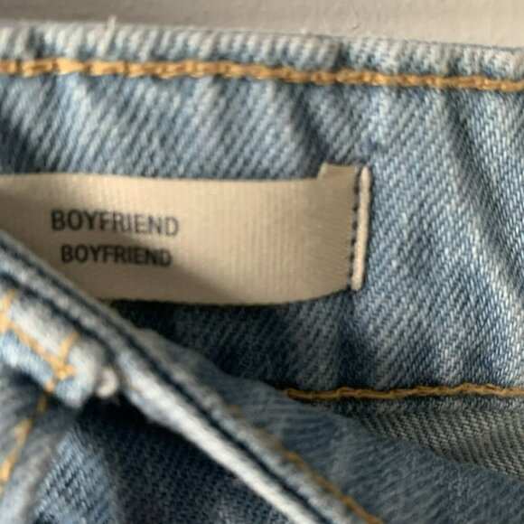 Universal Thread Women's Mid-Rise Boyfriend Jeans Light Wash Size 17 - Picture 5 of 12